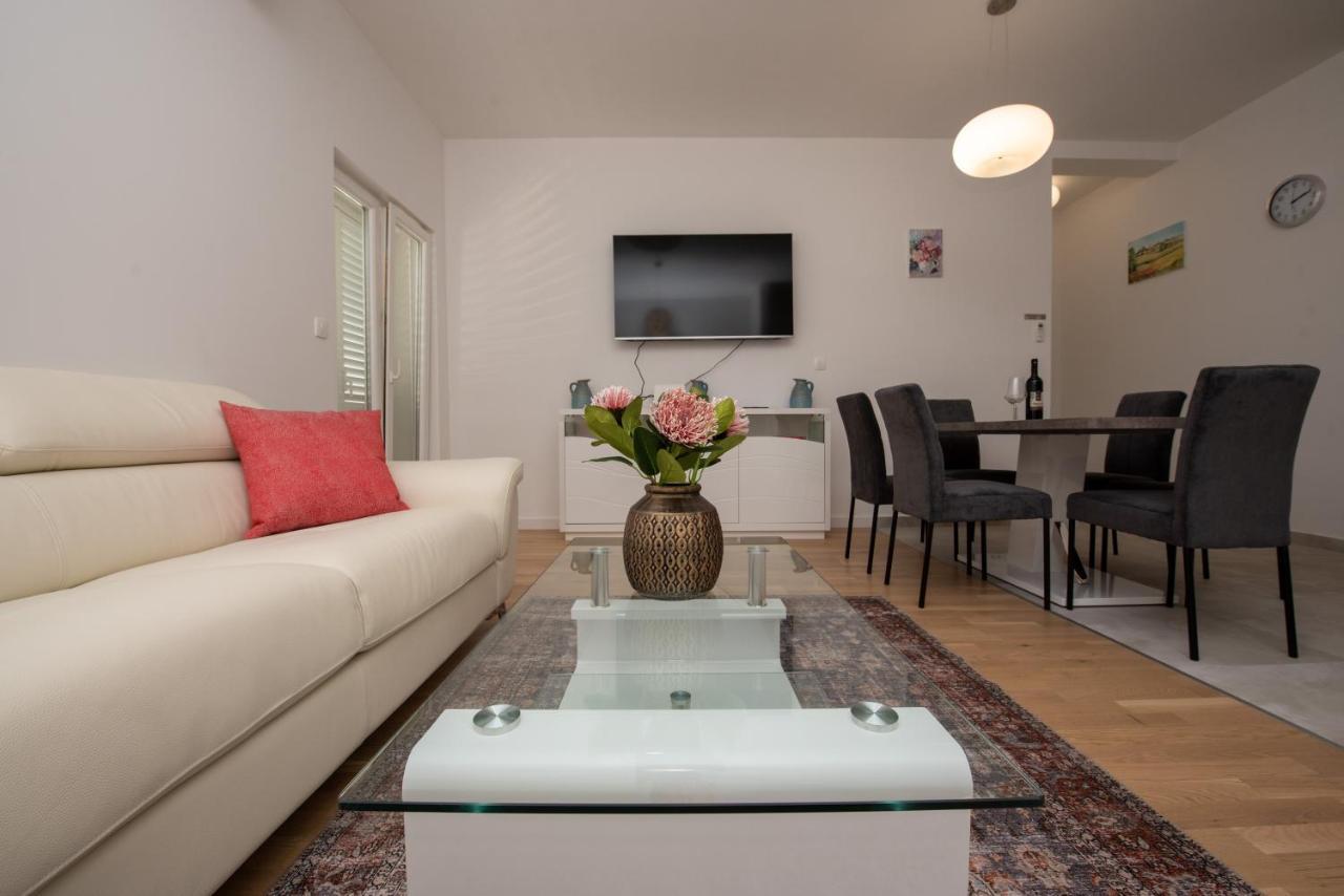 Apartment Katicic Сплит Екстериор снимка