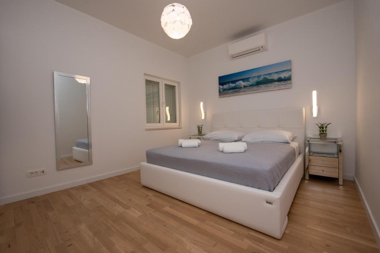 Apartment Katicic Сплит Екстериор снимка