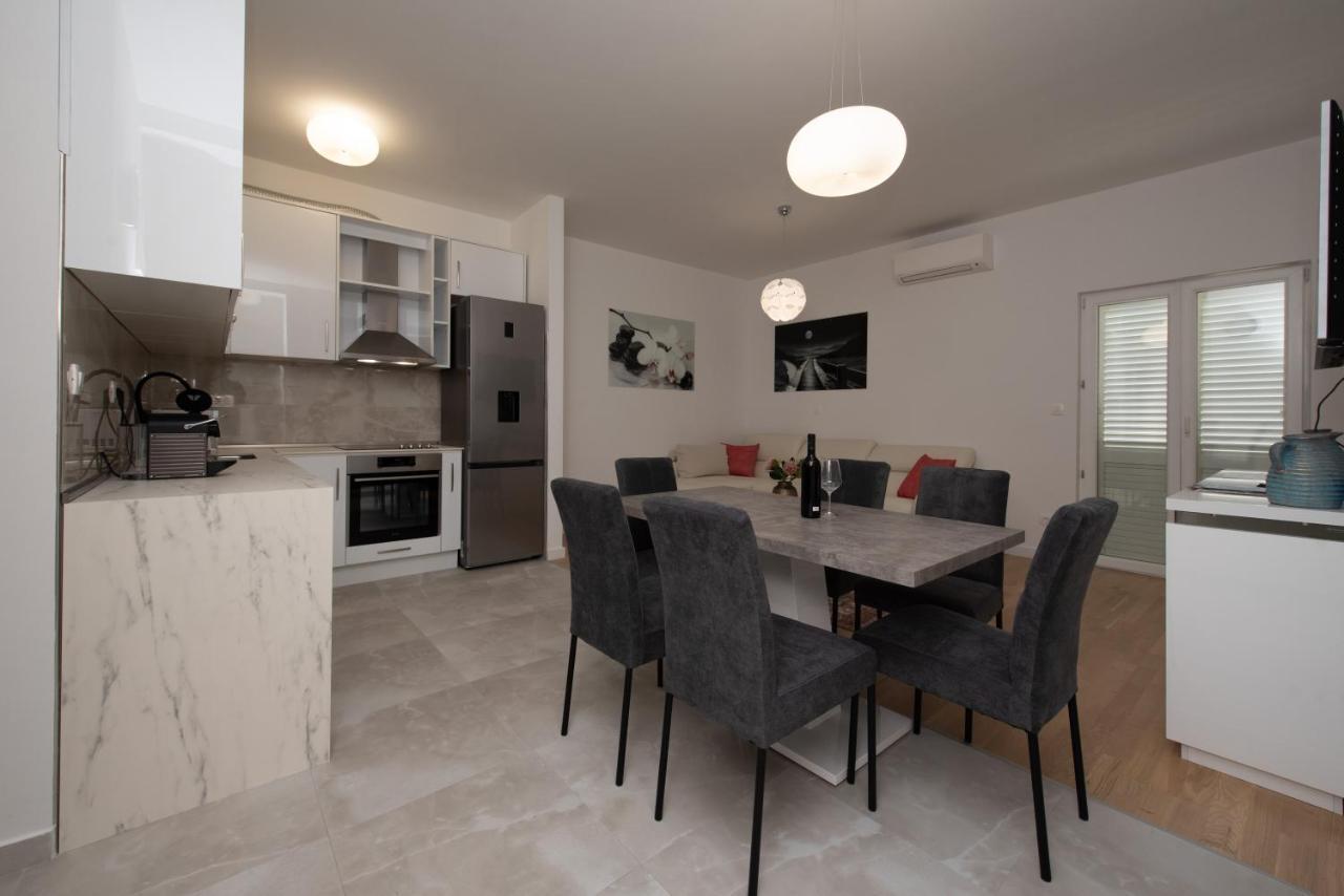 Apartment Katicic Сплит Екстериор снимка