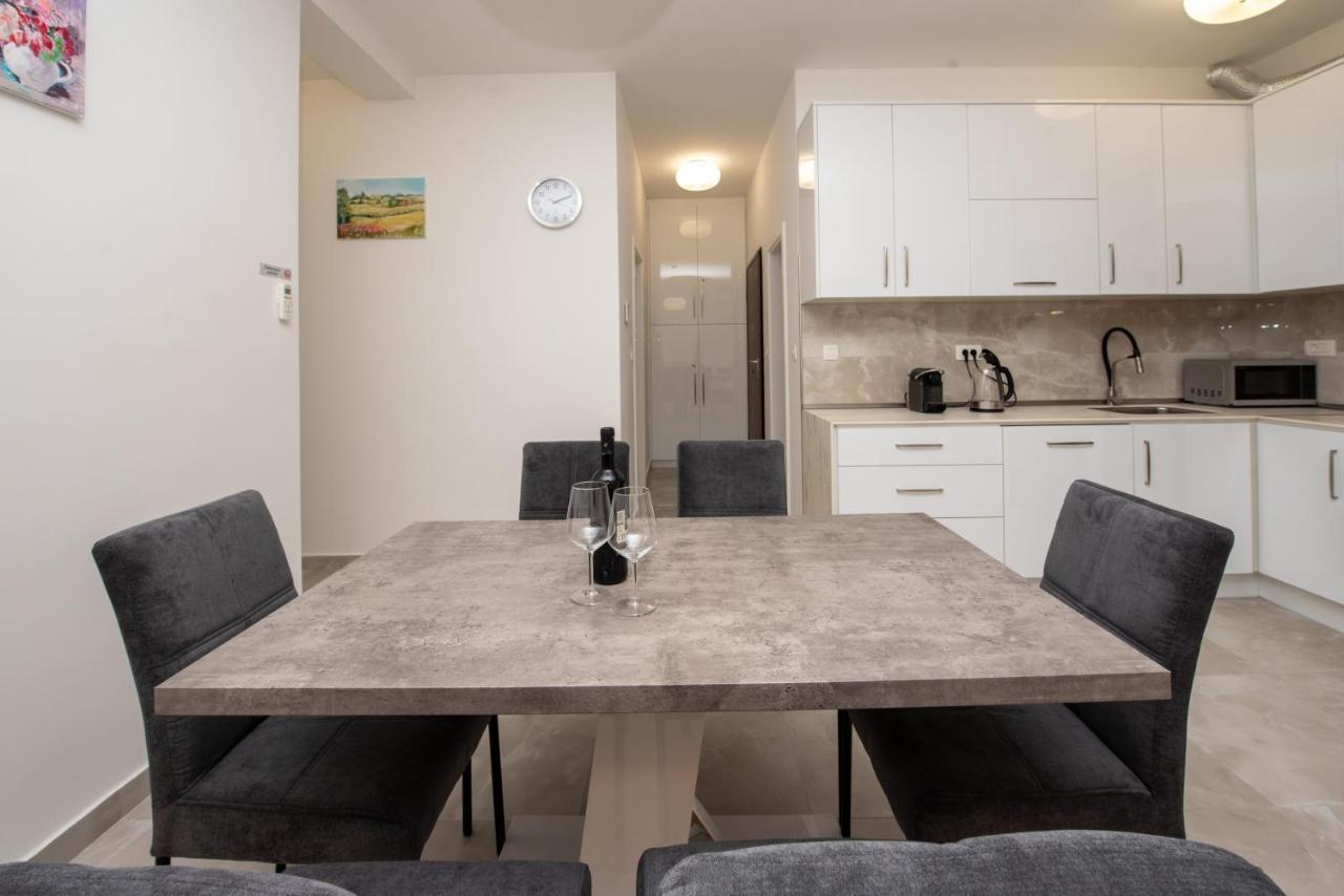 Apartment Katicic Сплит Екстериор снимка
