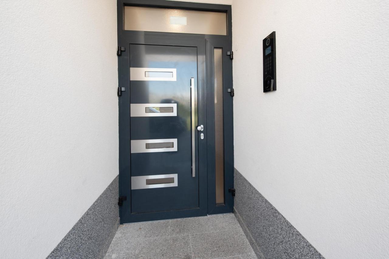 Apartment Katicic Сплит Екстериор снимка